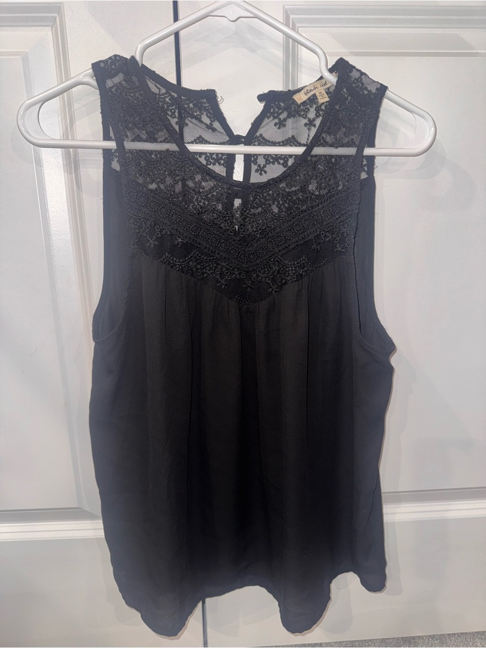 bleuh ciel Black Lace Yoke Sleeveless Camisole